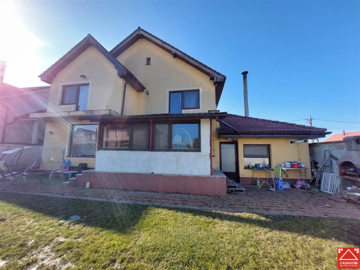 Casa spatioasa in Livada! - foto 1