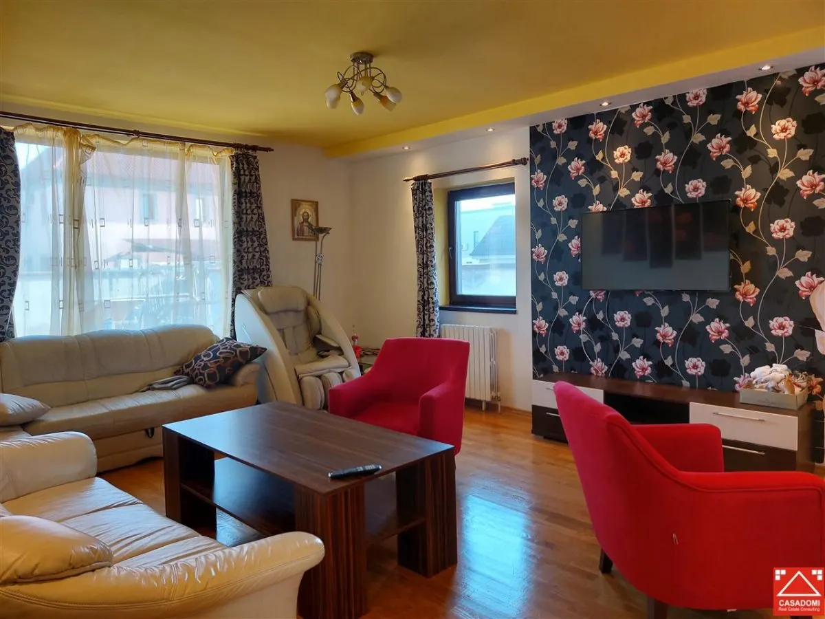 Casa spatioasa in Livada! - foto 3