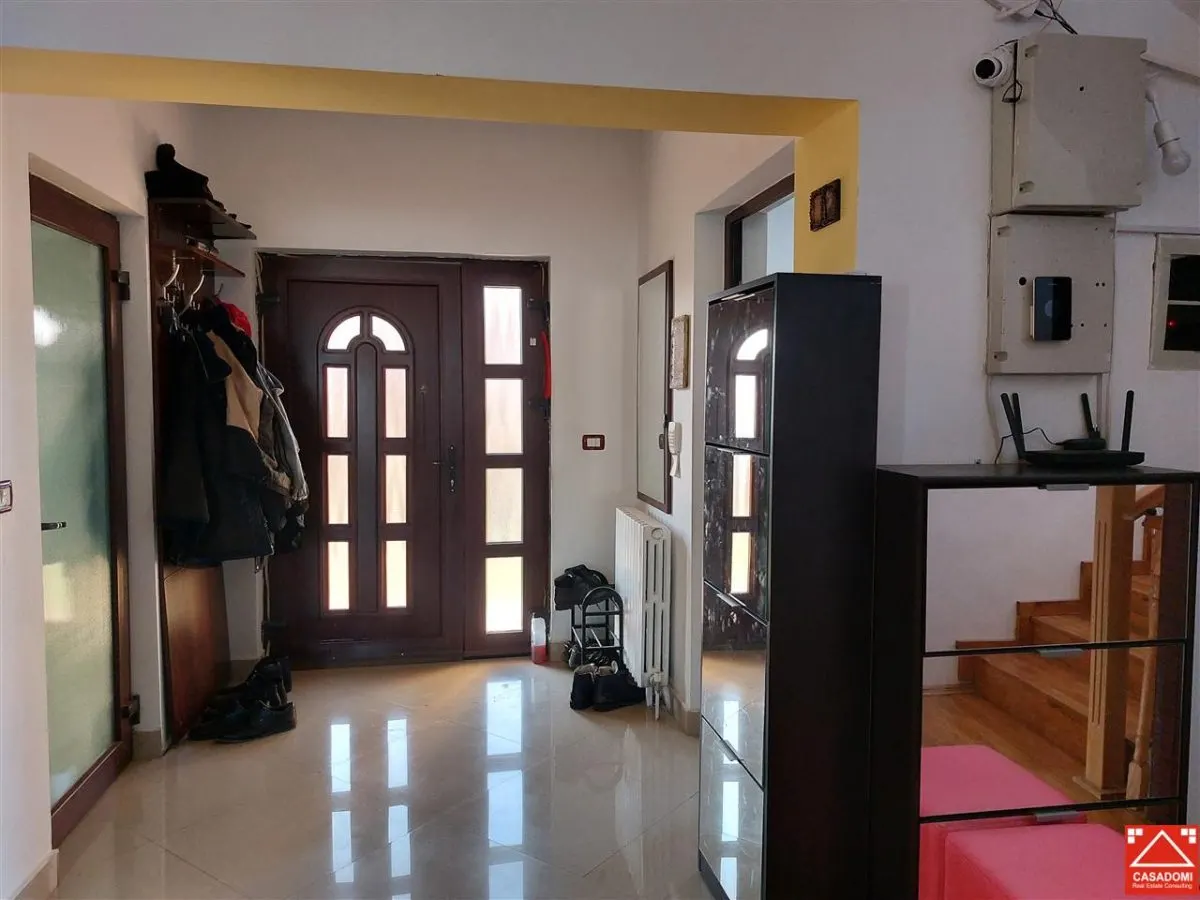 Casa spatioasa in Livada! - foto 4