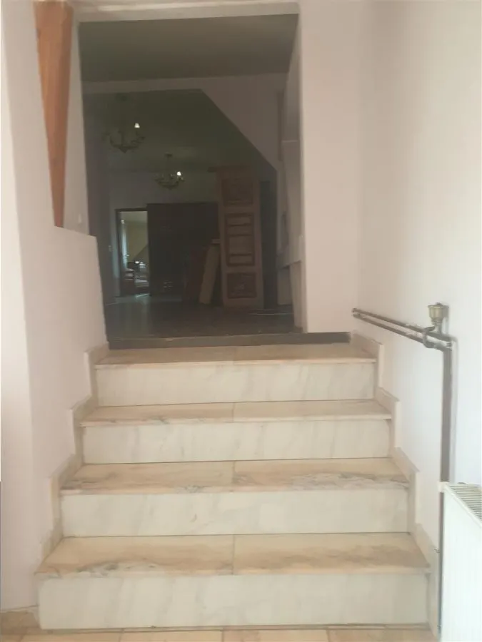 Casa cu etaj,teren 400 mp, pretabila : clinica, gradinita, birouri - foto 3