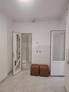 Spatiu comercial ultracentral, ideal pentru salon de masaj - Ploiesti