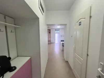 RESITA- CHIRIE, CABINET MEDICAL, SPATIU COMERCIAL SAU APARTAMENT LA CURTE; 2 cam, cf.1 Sporit Zona Universal - foto 17