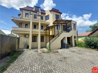 Imobil cu 18 incaperi pentru activitati diverse, in Gradiste - foto 12