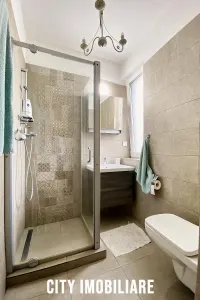 Apartament 3 camere, bloc nou, 2 bai, 2 parcări, zona Semicentrală. - foto 9