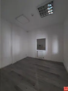 Hala pentru productie/depozitare sau  sediu administrativ - foto 12