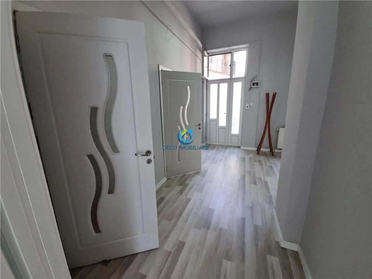 Apartament cu 2 camere, Central, Camera de Comert - foto 10