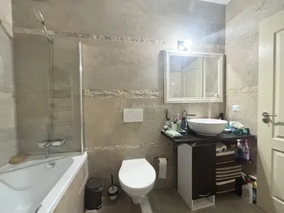 Refugiu urban cu personalitate – Casa cu mansarda si crama amenajata -  zona centrala - foto 12