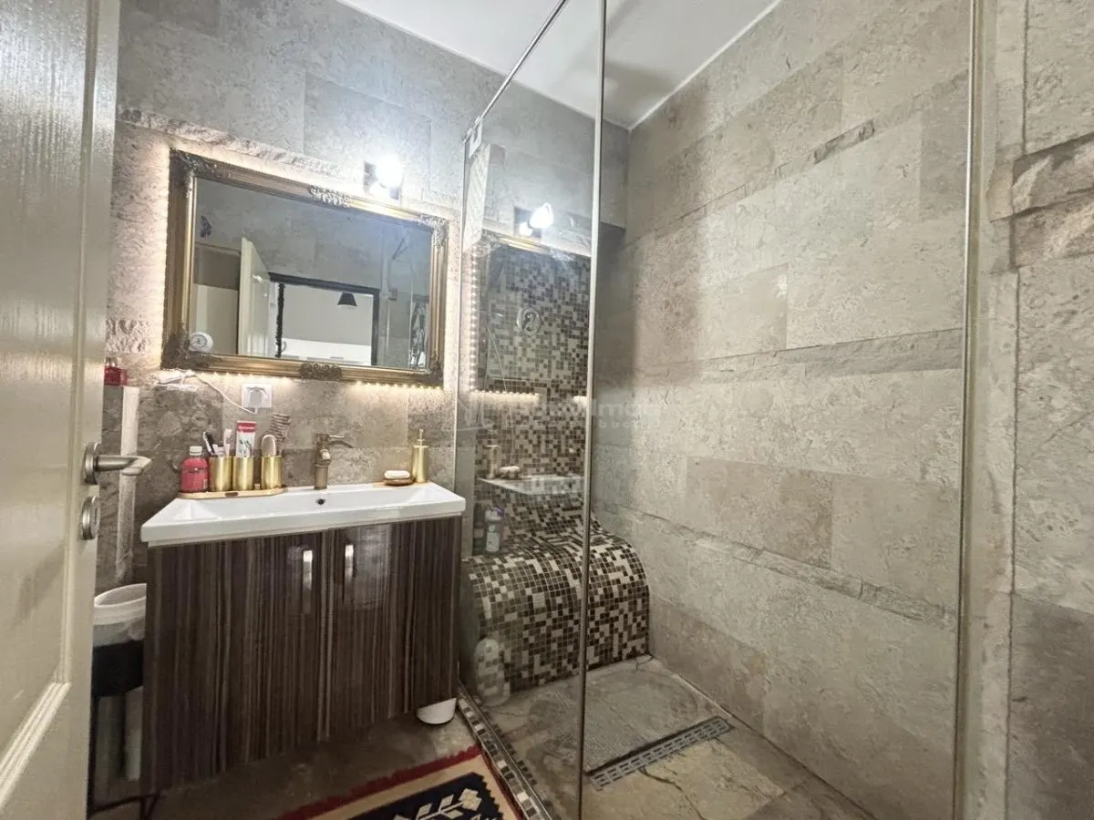 Refugiu urban cu personalitate – Casa cu mansarda si crama amenajata -  zona centrala - foto 14