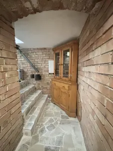 Refugiu urban cu personalitate – Casa cu mansarda si crama amenajata -  zona centrala - foto 15