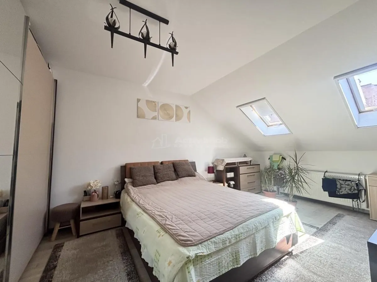 Refugiu urban cu personalitate – Casa cu mansarda si crama amenajata -  zona centrala - foto 4