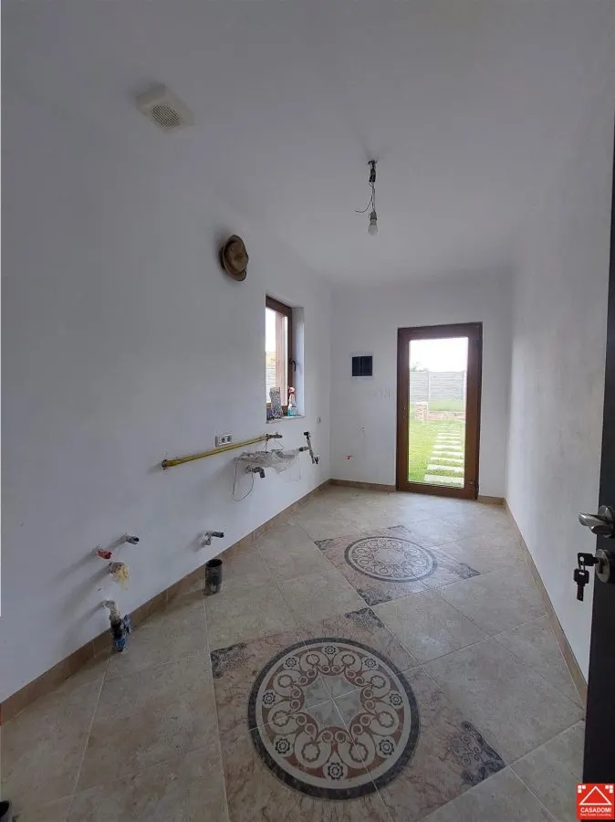 Casa finisata modern in Vinga - foto 8