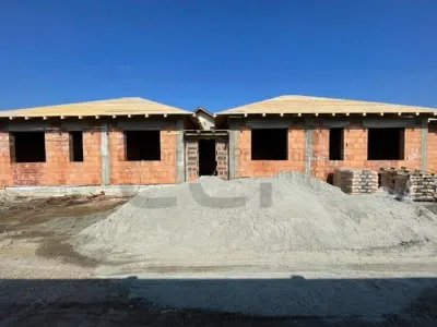 Domnesti - Complex 3 case individuale - curte 500 mp - foto 4