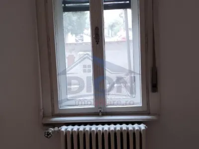 Proprietate interbelica in zona linistita, perfecta pentru investitie - foto 12