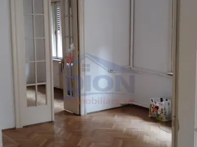 Proprietate interbelica in zona linistita, perfecta pentru investitie - foto 7