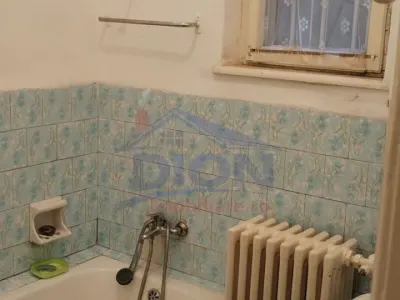 Proprietate interbelica in zona linistita, perfecta pentru investitie - foto 8
