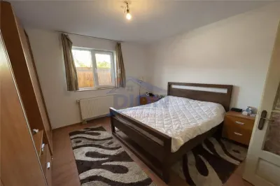 Strada linistita, casa cu garaj - foto 10