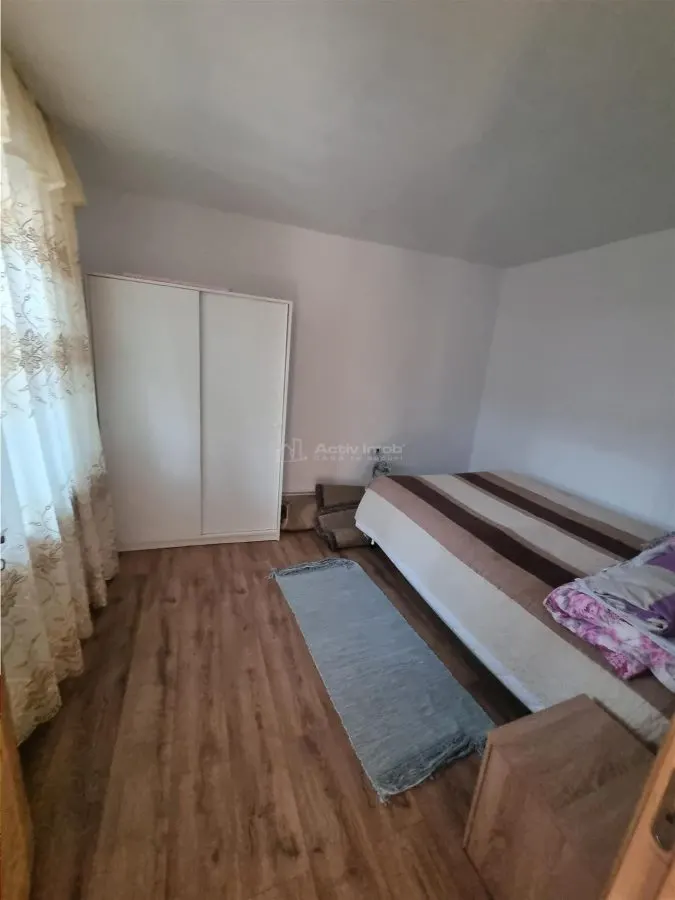 Casa-vila si teren in Nanov - foto 19