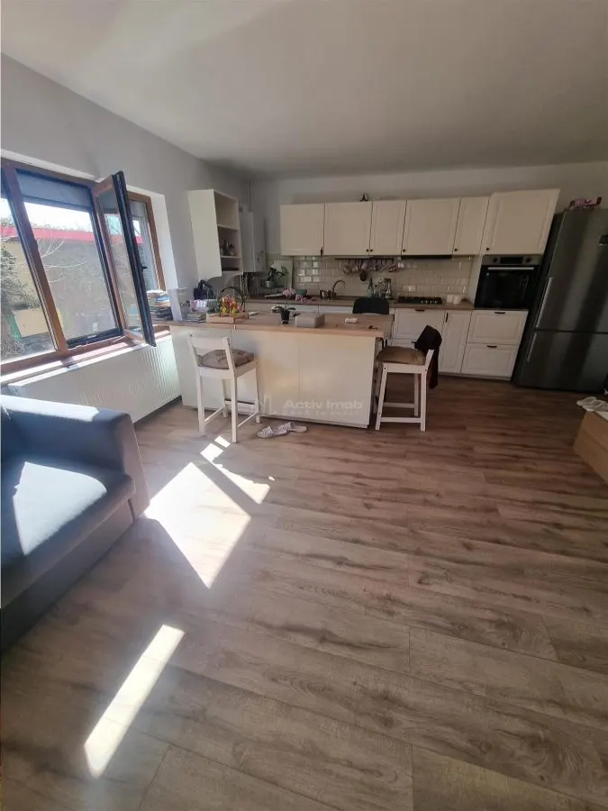 Casa-vila si teren in Nanov - foto 5