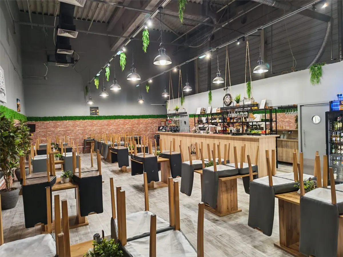 Oportunitate rara de investitie in Oradea-Restaurant complet echipat, bussines la cheie - foto 2