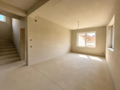 Casa moderna noua de vanzare in Sadu - foto 2