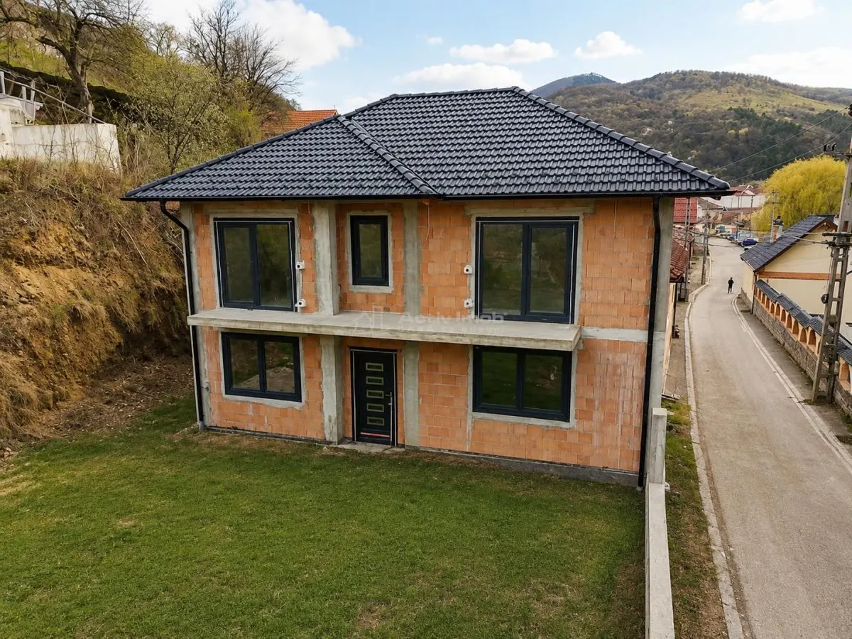 Casa moderna noua de vanzare in Sadu - foto 6