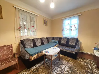 Casa P+1, 5 camere, 150 mp, teren 3815 mp, Zoresti, com. Vernesti - Vernesti
