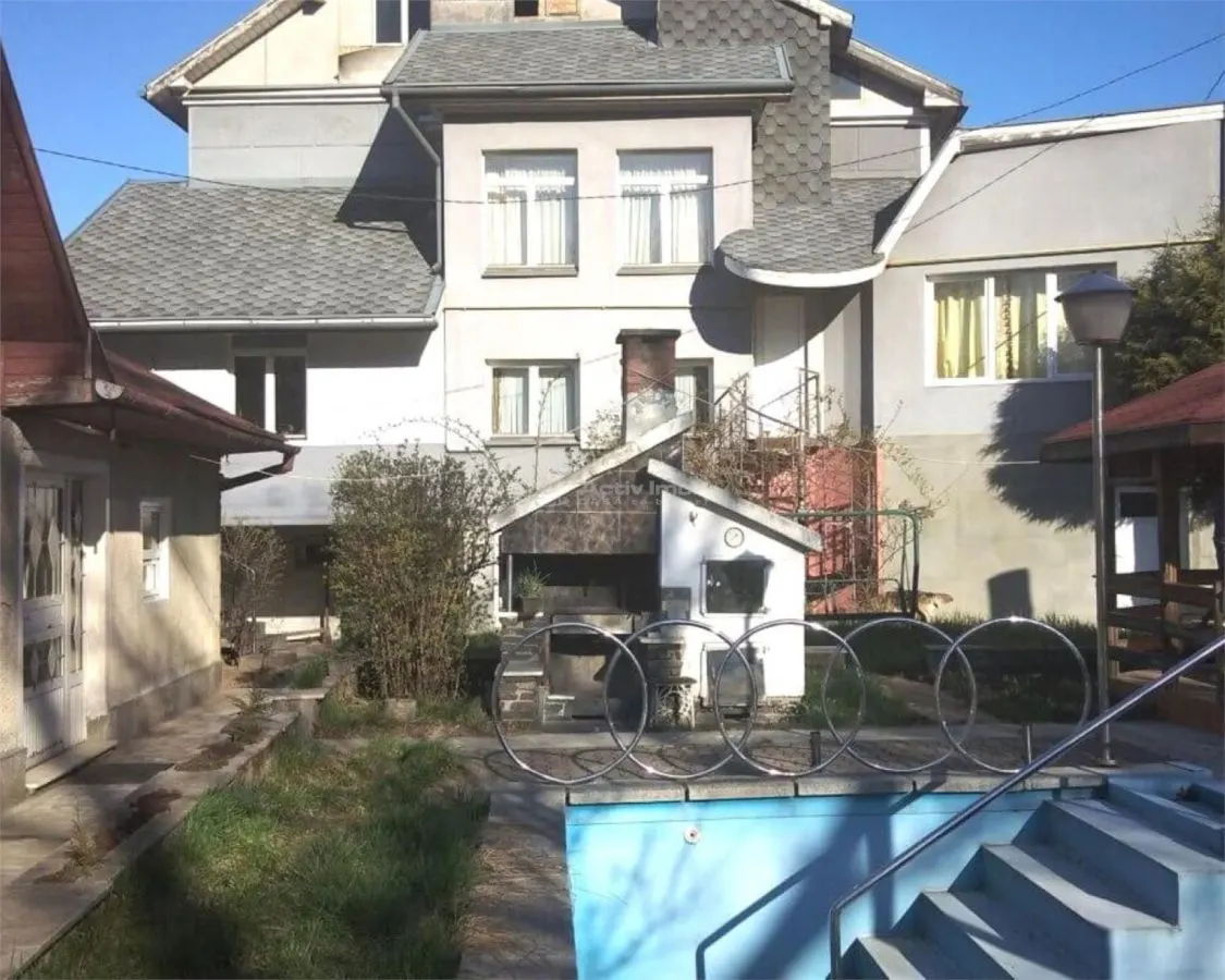 Baia Mare Vanzare I Casa solida pentru doua familii cu teren generos - foto 1