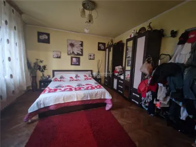 Casa P+M, teren 430 mp, pretabila - clinica, gradinita, locuinta - Liceul Triscu - foto 2