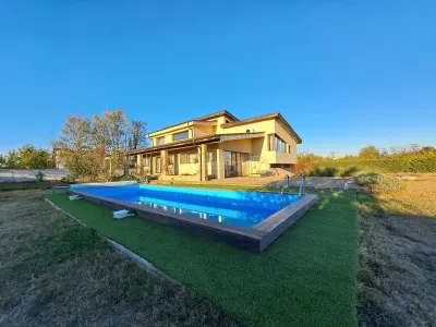 Vila cu piscina - Buftea - 8 camere - 4 bai - 620mp - 2500mp teren - Samurcasi
