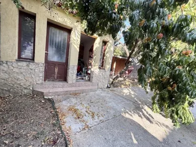 Casa in Nufarul - teren 400 mp - front stradal 12 m - Oradea
