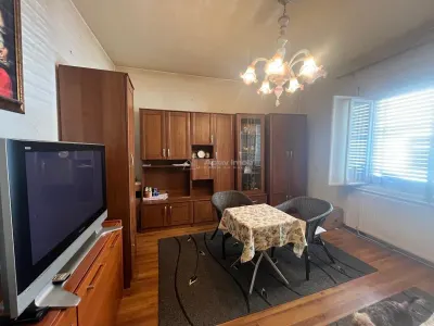 Lugoj, Parter De Vilă, Curte Proprie, 4 Cam., Pretabil  Afacere + Locuinta, Central - foto 5