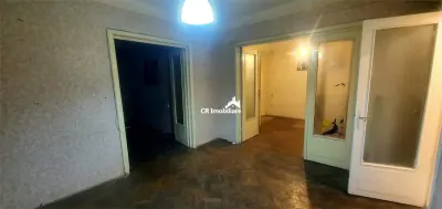 Apartament 3 camere Piata Sfanta Vineri - foto 2