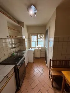 Apartament de vanzare 3 camere Decebal - foto 2