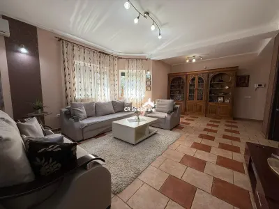 Vila de vanzare  plus  teren 1000 Trapezului - foto 2