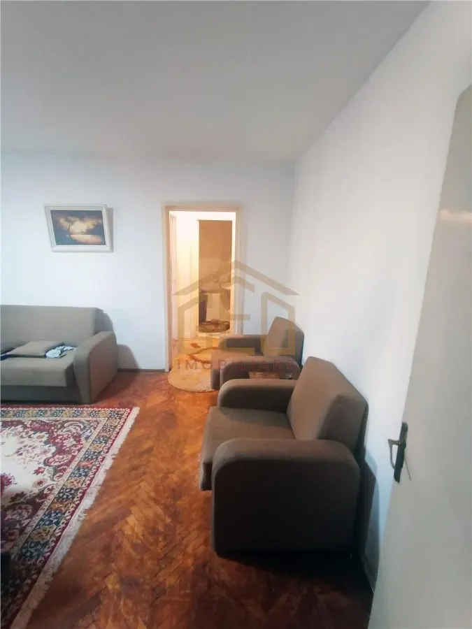 Apartament 2 camere in zona ultracentrala Moldova Noua - foto 3