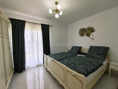 Apartament cu 3 camere si curte de vanzare - foto 13