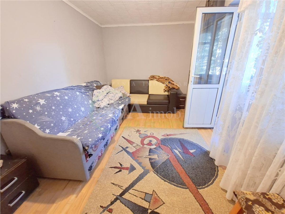 Apartament 3 decomandate, etaj 1, zona Narcisa - Bacau