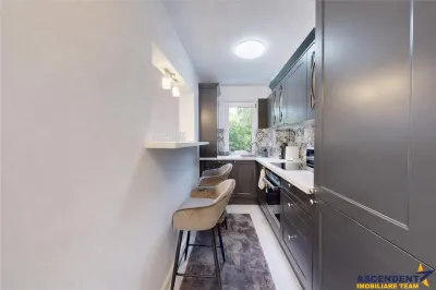 Rezidential/ Investitional, renovat,echipat,  etaj 2, design cu detalii unice,Centrul Civic - foto 17