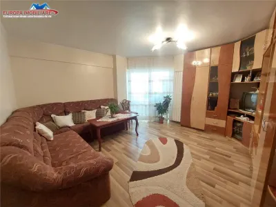 Apartament cu 3 camere  de vanzare zona centrala Tulcea - foto 4