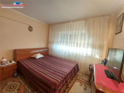 Apartament cu 3 camere  de vanzare zona centrala Tulcea - foto 6