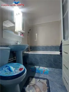 Apartament cu 3 camere  de vanzare zona centrala Tulcea - foto 8