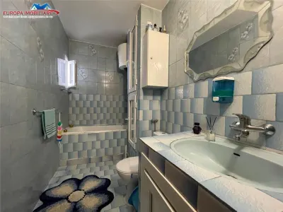 Apartament 3 camere de vanzare zona centrala Tulcea - foto 8