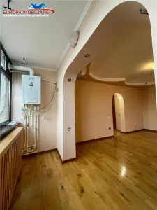 Apartament 3 camere de vanzare zona Vest -Tulcea - Tulcea