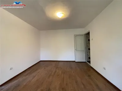 Apartament 3 camere de vanzare zona 23 August- Tulcea - foto 2