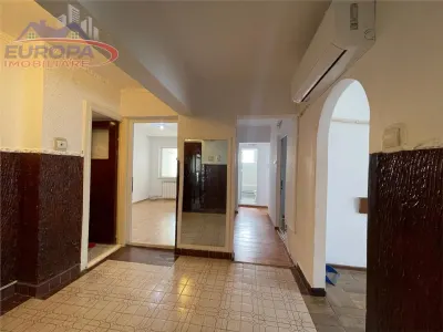 Apartament cu 4 camere de vanzare zona centrala Tulcea - foto 12