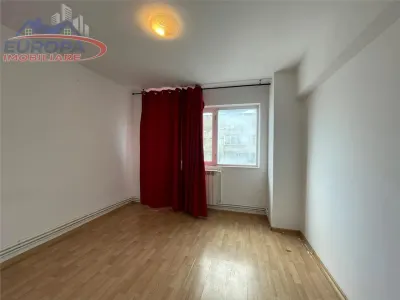 Apartament cu 4 camere de vanzare zona centrala Tulcea - foto 3