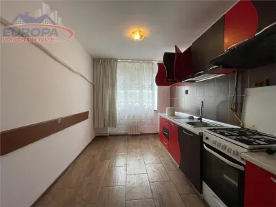 Apartament cu 4 camere de vanzare zona centrala Tulcea - foto 5
