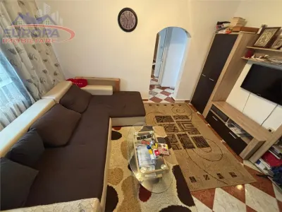 Apartament 4 camere transformat in 3 camere zona 23August -Tulcea - Tulcea