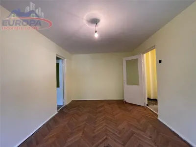 Apartament cu 2 camere de vanzare zona 23 August-Tulcea - foto 2
