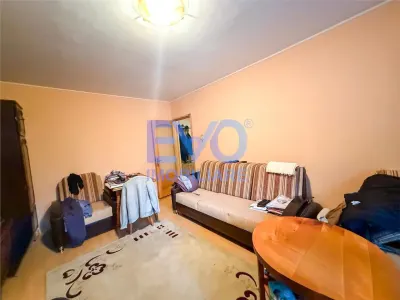 Apartament 3 camere, decomandat, etaj 1, de vanzare in zona Nicolina 2 - foto 4